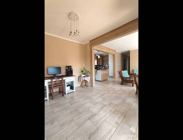 4 BEDROOM HOUSE FOR SALE IN ROODIA